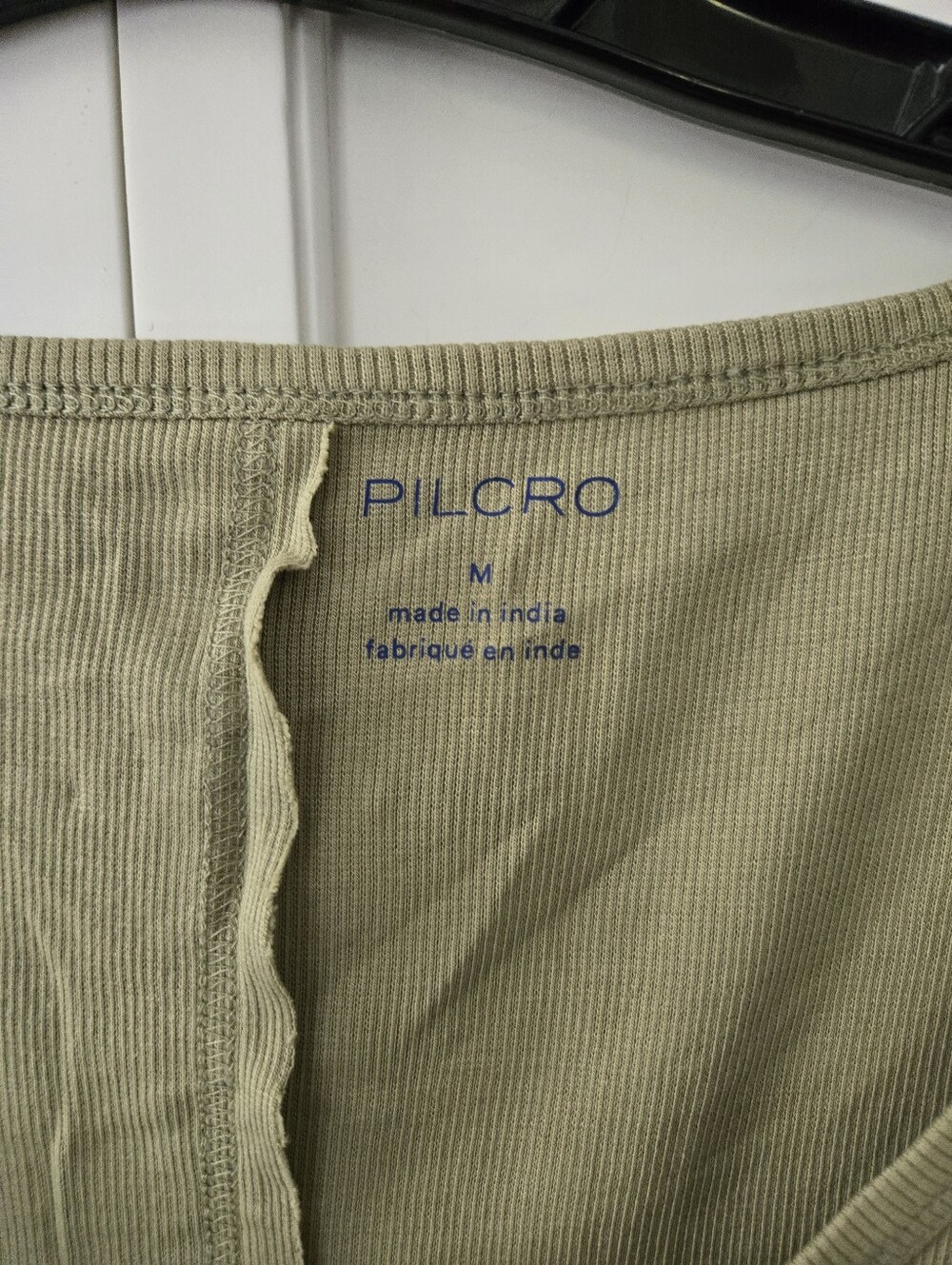 NWT Pilcro Olive Green Long-Sleeve Scoop Neck Notch Tee - Picture 4 of 6